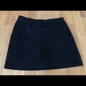 Black skort